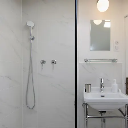 Cocoon Loft - Magnifique Loft Sous Toit, Refait A Neuf, Vues Splendides, Clim, Wifi Appartamento *